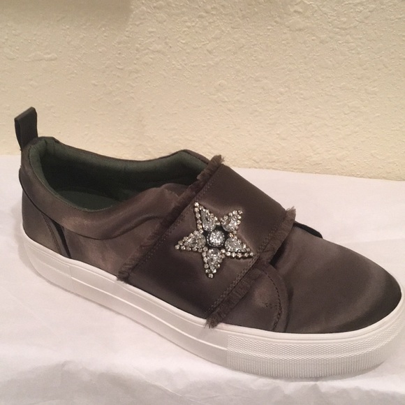 steve madden 🔥Graphic sneaker. 🔥 Olive Green New - Picture 2 of 5